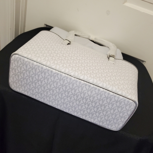 NWT Michael Kors Jet Set Girls Medium Csrry All Tote, Retail $368 - Picture 8 of 11